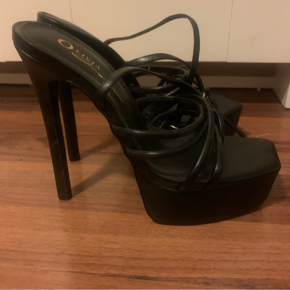 Never worn black heels